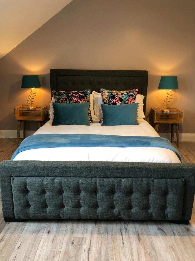 The Muse - Luxury 5 Bedroom House Belfast
